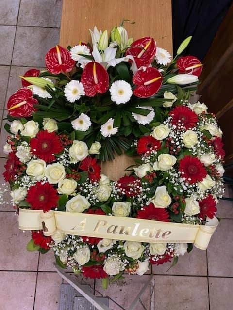 couronne de fleurs funéraire